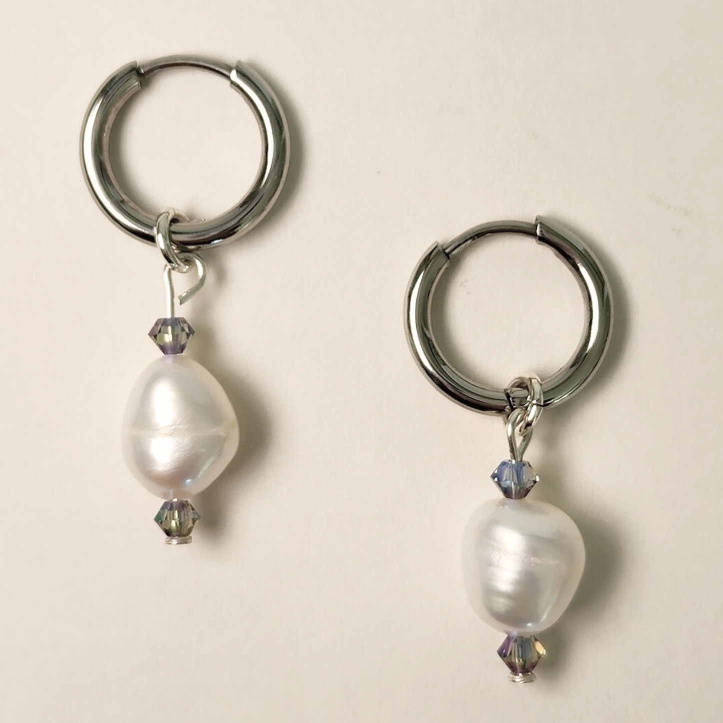 Huellas ⟡ Pearl Charm Silver Hoops