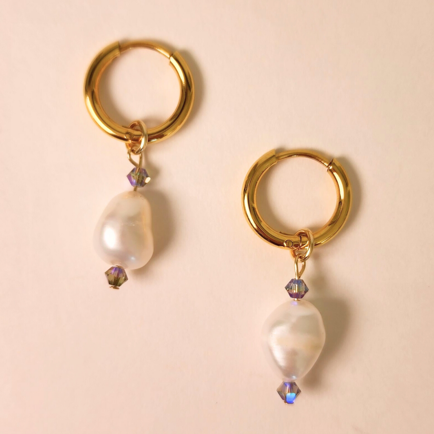 Huellas ⟡ Pearl Charm Gold Hoops