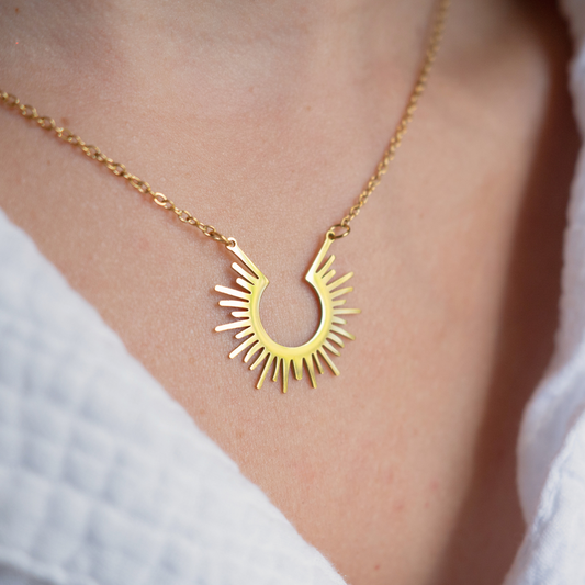 Nueva Era ⟡ Gold Sun Necklace