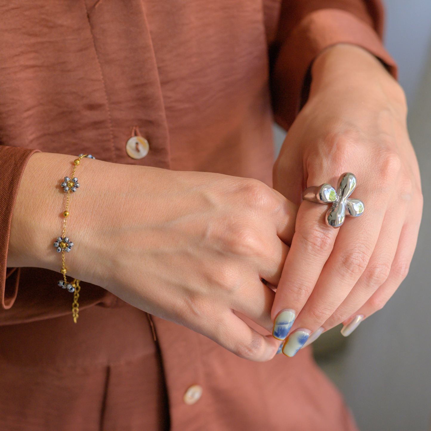 Altas y Bajas ⟡ Silver Flowers Bracelet