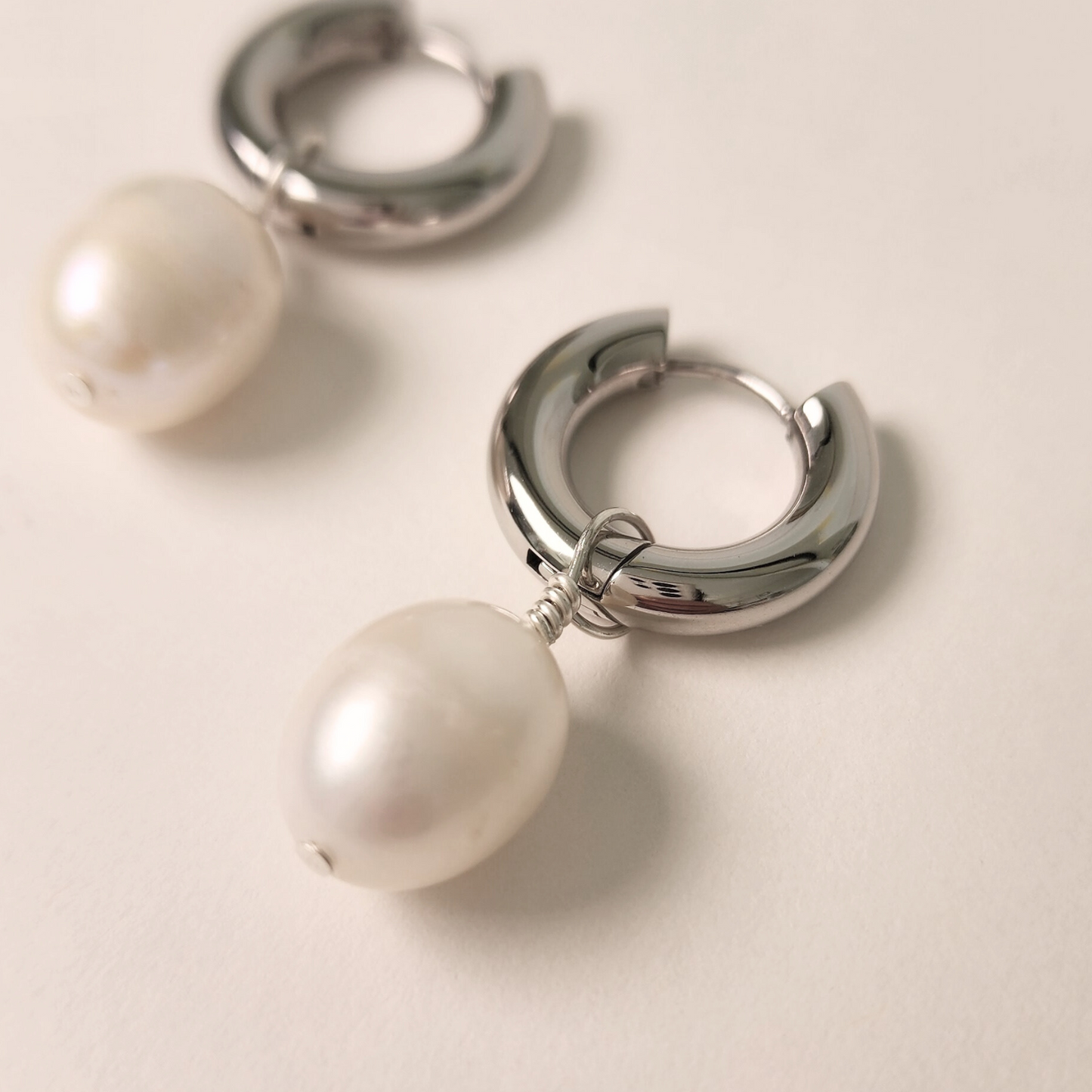 Proceso ⟡ Pearl Charm Hoops