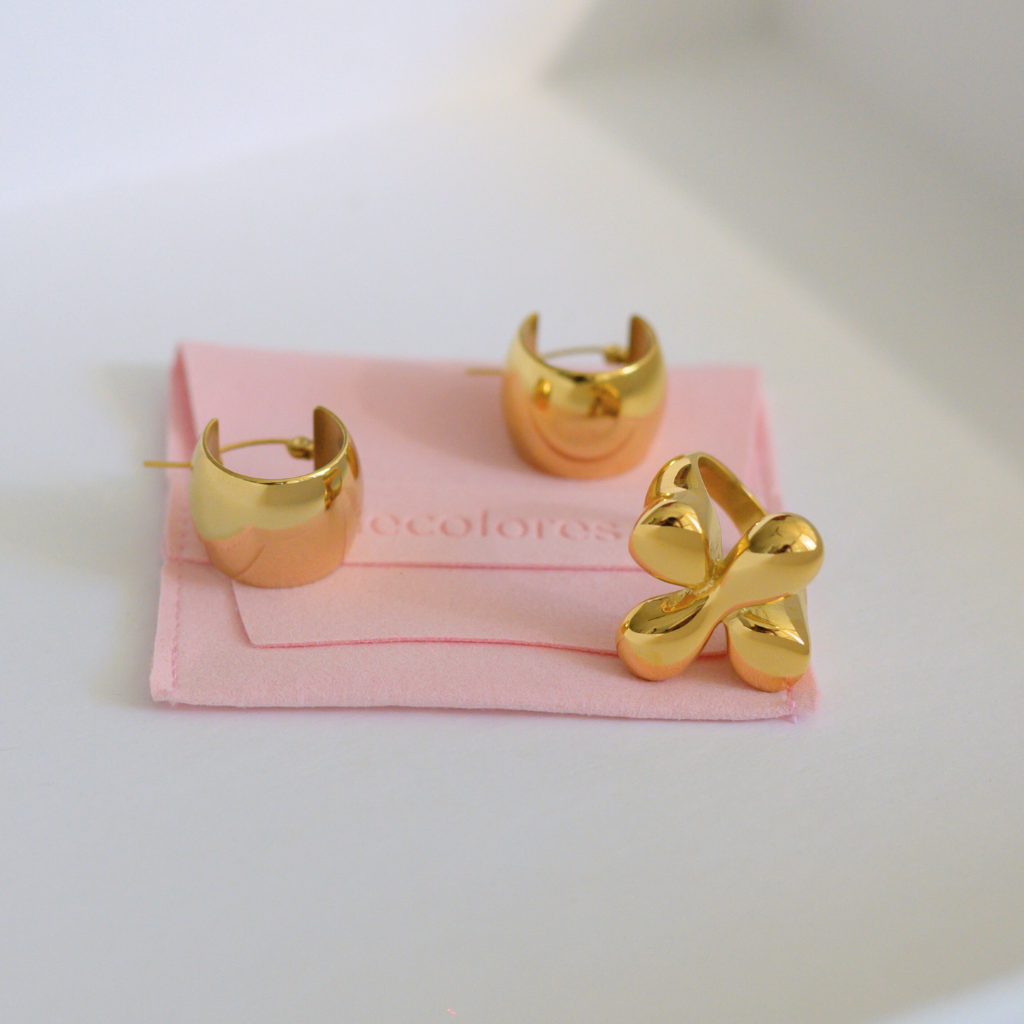 Aprendizajes ⟡ Gold Small Chunky Earrings