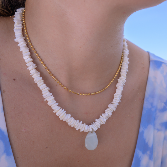 Santa ⟡ White Puka & Amazonite Pendant Necklace