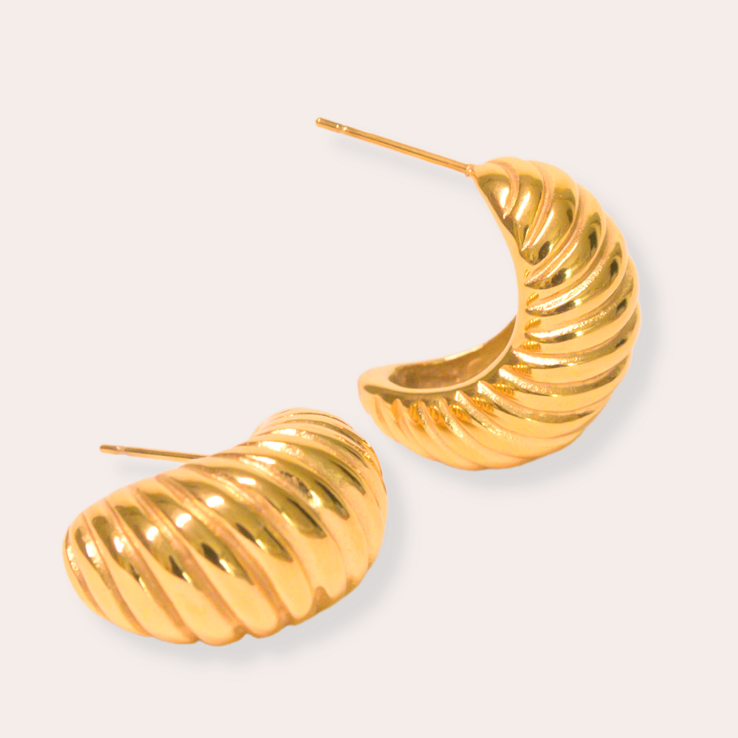 Valiosa ⟡ Gold Croissant Earrings